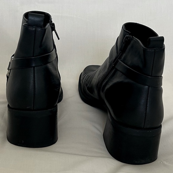 London Fog Heeled Boot - Picture 3 of 16